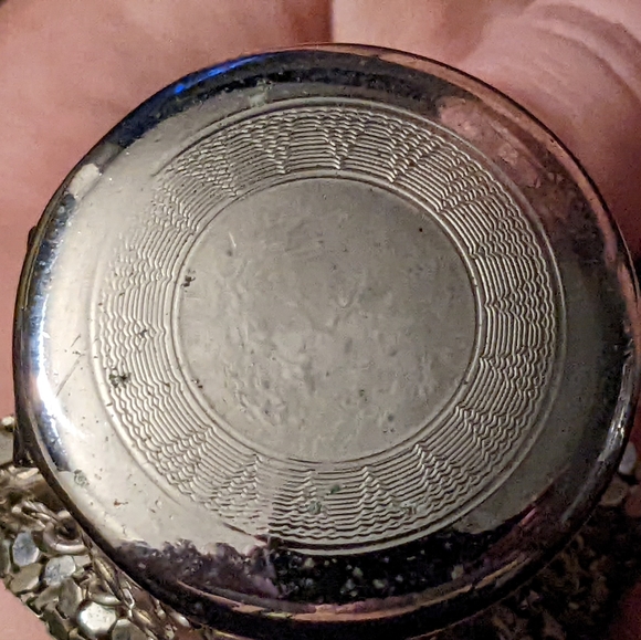 1930's Whiting and Davis bag - Picture 4 of 4